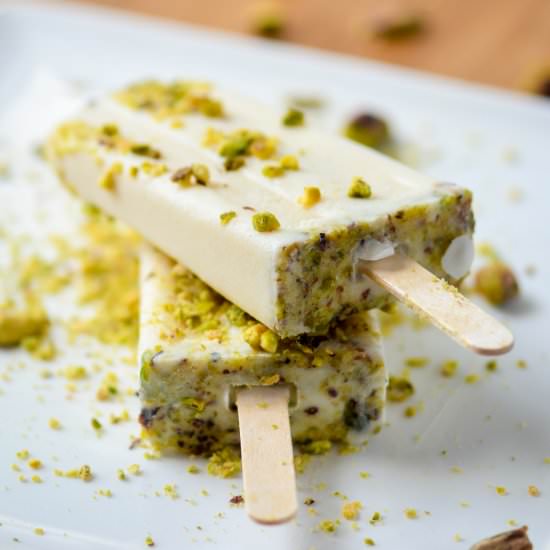 Pepper and Pistachio Ice Cream Pops - Recipe photo by ChefDeHome