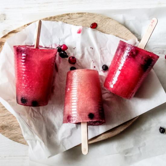 Homemade apple and berry popsicle - Recipe photo by HelloFreshUK