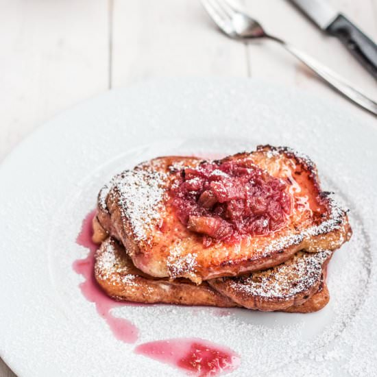 Nutmeg French toast & Rhubarb jam - Recipe photo by HelloFreshUK