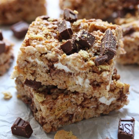 S’mores Rice Krispies Treats - Recipe photo by ashleymarieskitchen