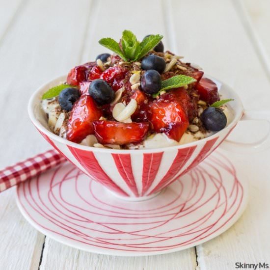 No-Bake Strawberry Mug Cakes - Recipe photo by skinnyms