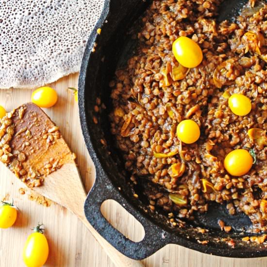 Misir Wot: Ethiopian Lentil Stew - Recipe photo by Rhubarbarians