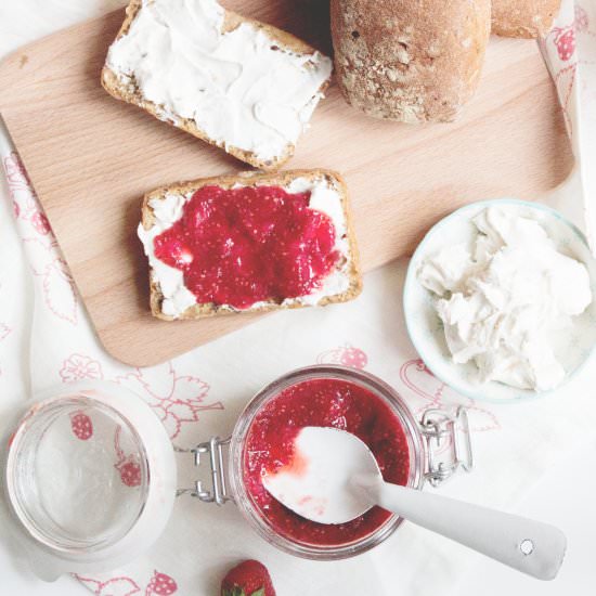 Raw Vegan Strawberry Chia Jam - Recipe photo by JuYogi