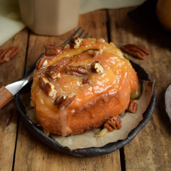 Sticky Caramel Pecan Sweet Rolls - Recipe photo by Gringalicious