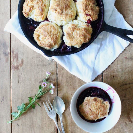 Summerberry-Cobbler - Recipe photo by Lirumlarumblog