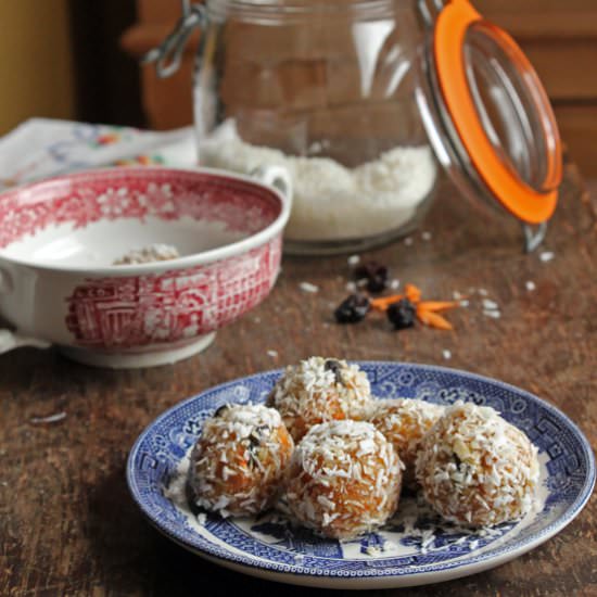 Carrot Cake Protein Balls - Recipe photo by veggie desserts