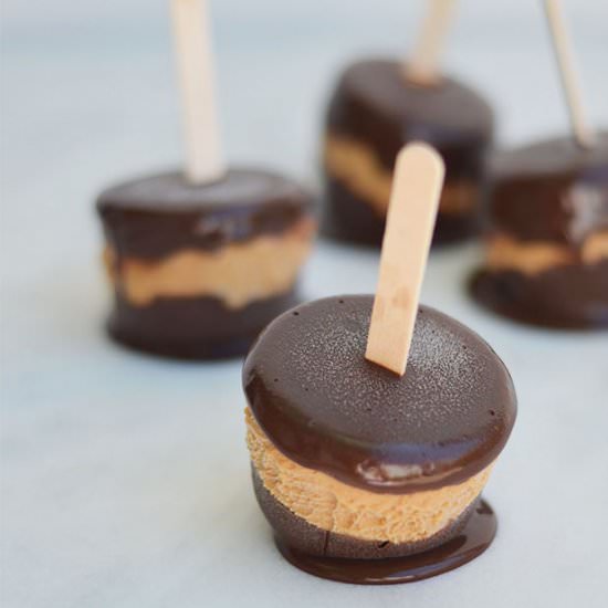 Chocolate and Dulce de Leche Pops - Recipe photo by Ginja