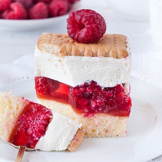 Raspberry layer cake - Recipe photo by wwwilovebakepl