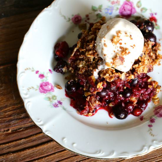 Mixed Berry and Elderflower Crisp - Recipe photo by Petit World Citizen