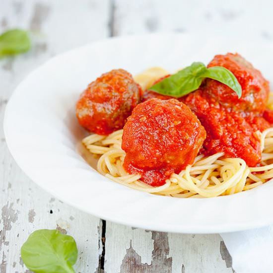 Spaghetti with Mozzarella Meatballs - Recipe photo by ohmydish