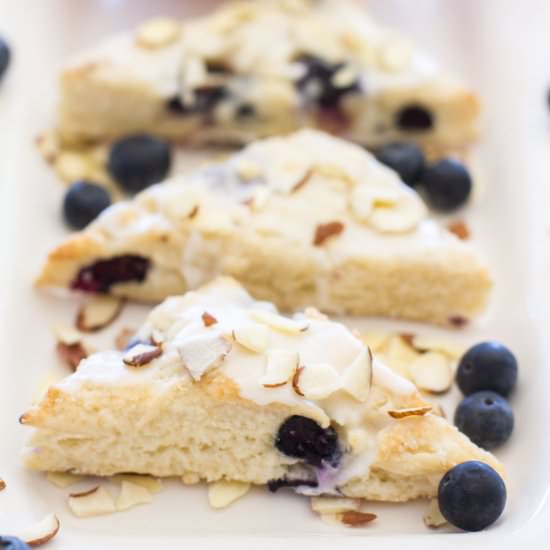 Mini Almond Blueberry Scones - Recipe photo by a latte food