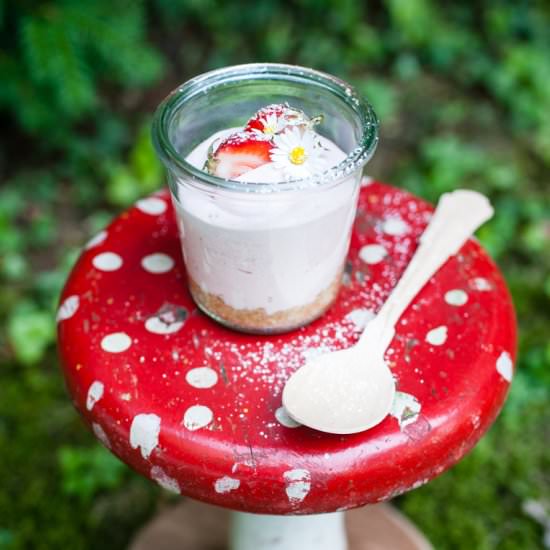 Strawberry Cheesecake in a Jar - Recipe photo by trickytine