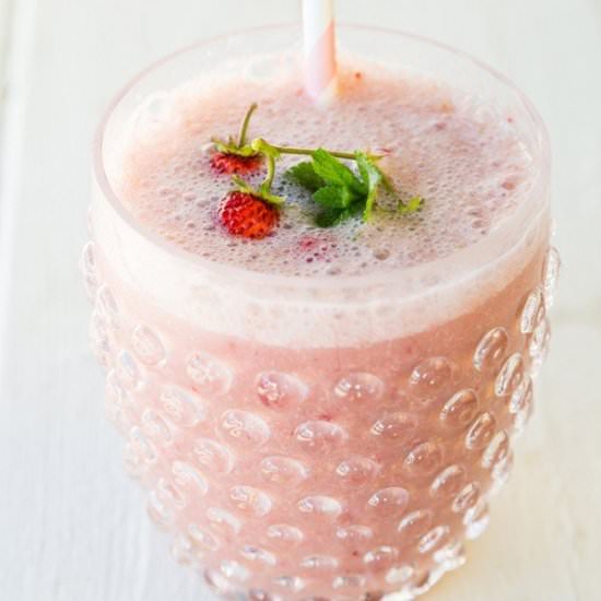 Banana Split Protein Smoothie - Recipe photo by skinnyms