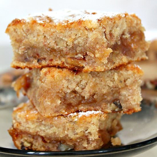Vegan Banana Blondies with Caramel - Recipe photo by Easy Peasy Creative Ideas