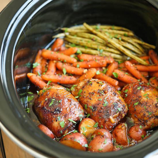 Slow Cooker Honey Garlic Chicken - Recipe photo by damndelicious