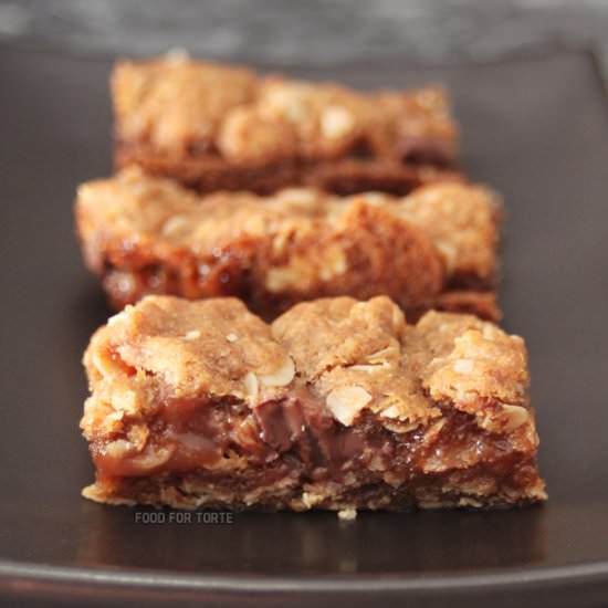 Caramel Pecan Oat Bars - Recipe photo by speedingturtle