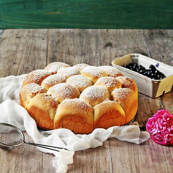 Buchteln with Blueberries - Recipe photo by Simple Sugars