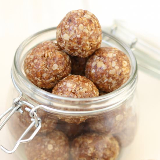 Apricot and Almond Energy Bites - Recipe photo by sliceofkitchenlife