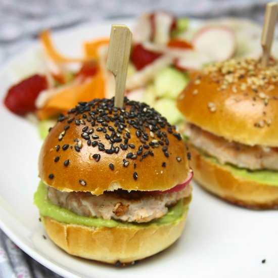 Salmon Burger and Crunchy Salad - Recipe photo by profumodimamma