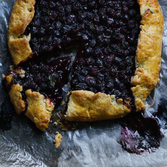 Lemon Verbena Blueberry Galette - Recipe photo by gnom-gnom
