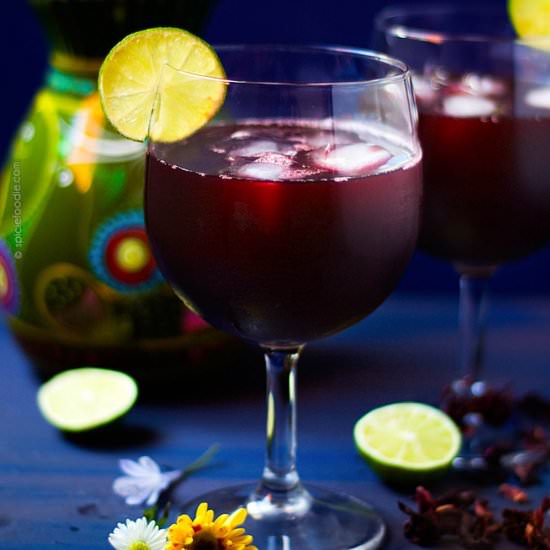 Mexican Hibiscus Tea - Recipe photo by veganmiam
