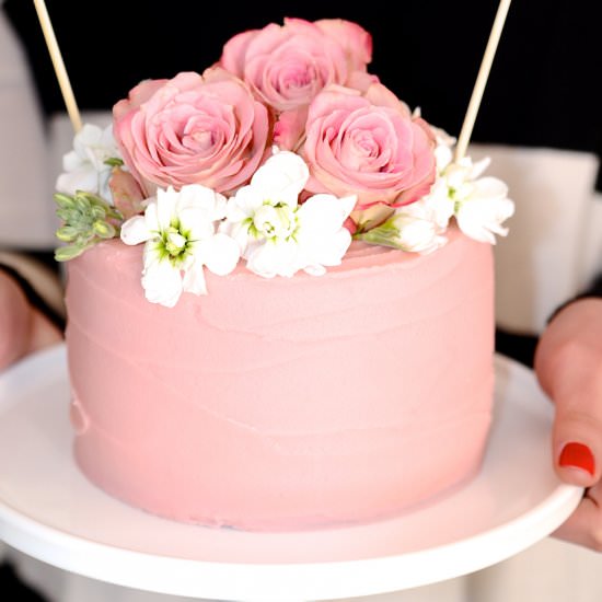 Vanilla and raspberry cake - Recipe photo by Bibbyskitchenat36