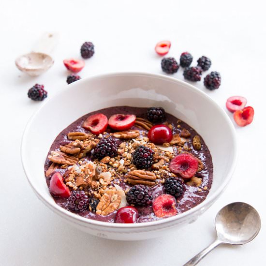 Açai Smoothie Bowl - Recipe photo by thewacovegan