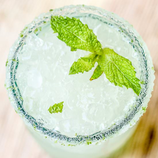Mint Limeade Fizz - Recipe photo by Honest and Tasty