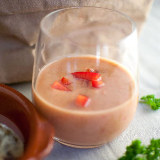 Gazpacho (Cold Tomato Soup) - Recipe photo by Myfoodblog.nl