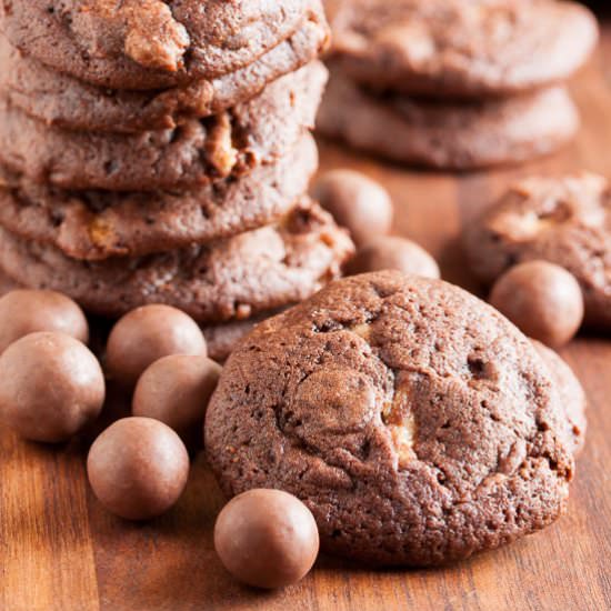 Chocolate malted whopper cookies - Recipe photo by wannacomewith