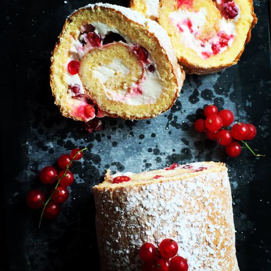 Swiss Roll with Redcurrants - Recipe photo by GemischteTueteGlueck