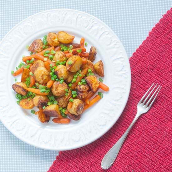 Roasted Baby Potatoes and Carrots - Recipe photo by Roht