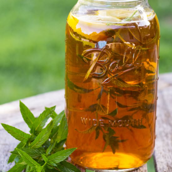 Sun Tea With Mint - Recipe photo by debbiebwolfe