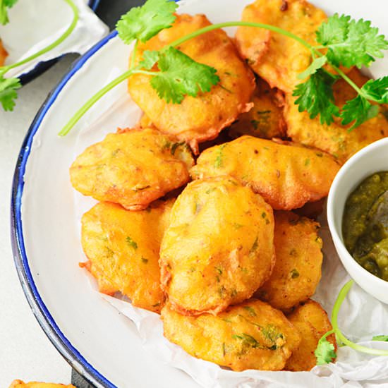 Aloo Pakora - Recipe photo by cubesnjuliennes