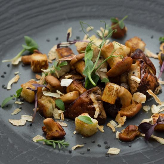 Smoked Chanterelle Salad - Recipe photo by foodnchef