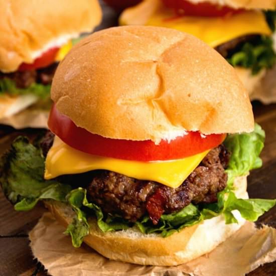 Whiskey Bacon Cheddar Burger - Recipe photo by julieseatsandtreats
