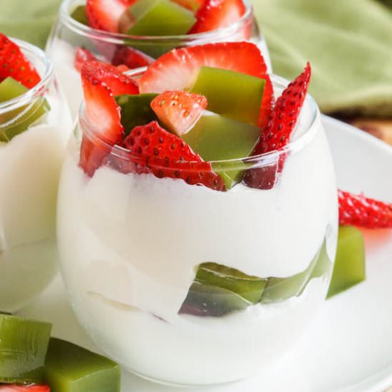 Matcha Kanten Strawberry Parfait - Recipe photo by TaraMar