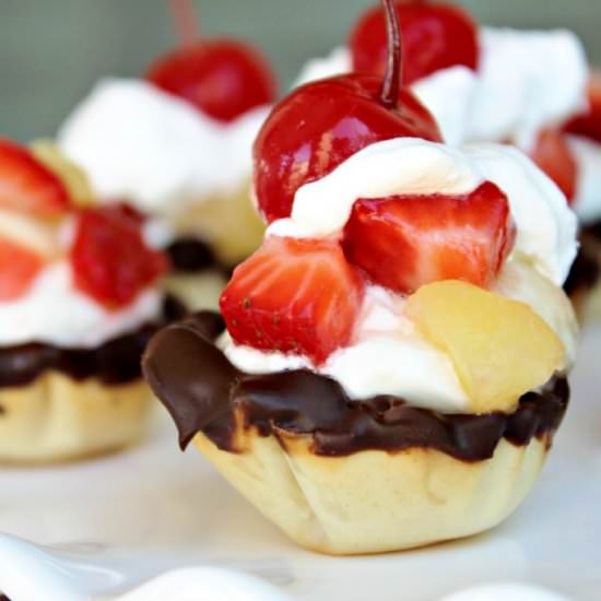 Banana Split Tartelettes - Recipe photo by addicted2recipes