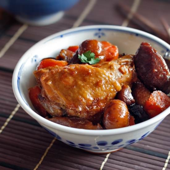 Braised chicken with chestnut - Recipe photo by Gingybite