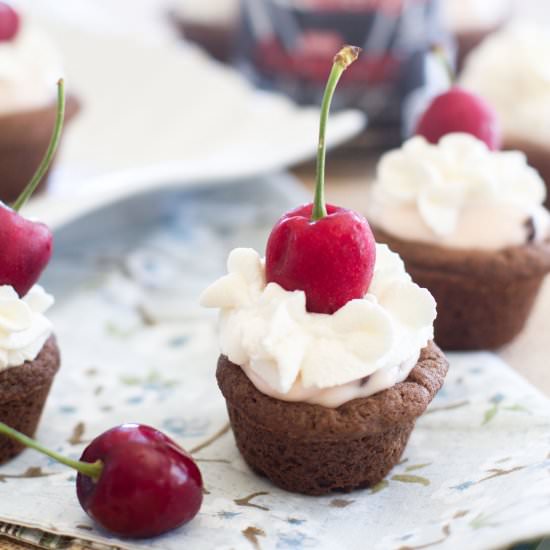 Cherry Cheesecake Cookie Cups - Recipe photo by a latte food