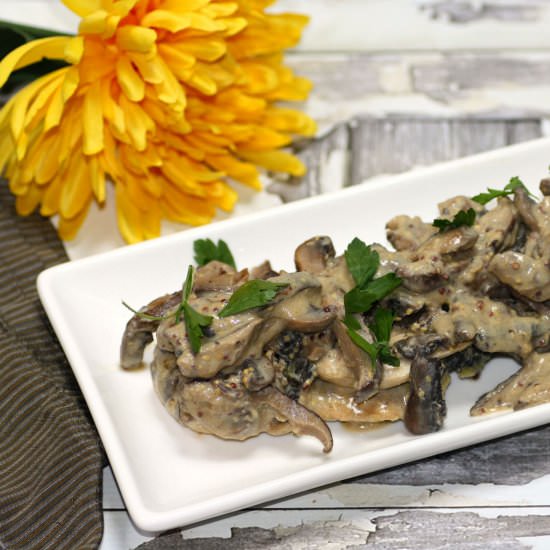 Chicken With Creamy Mushroom Sauce - Recipe photo by kitchenofyouth