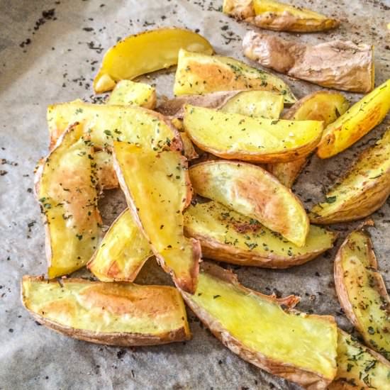 Oil-Free Crispy Baked Potatoes - Recipe photo by noooo0oooora