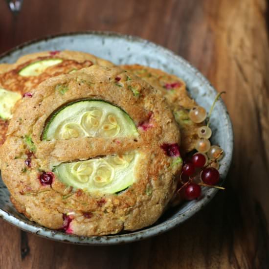 Zucchini-Currant Cornmeal Pancakes - Recipe photo by Petit World Citizen