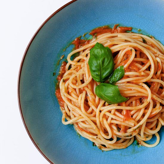 Summery Roasted Tomato Sauce - Recipe photo by 3hrbrunchfriend