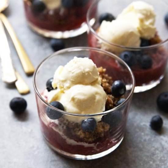 Paleo Berry Crisp - Recipe photo by detoxinista