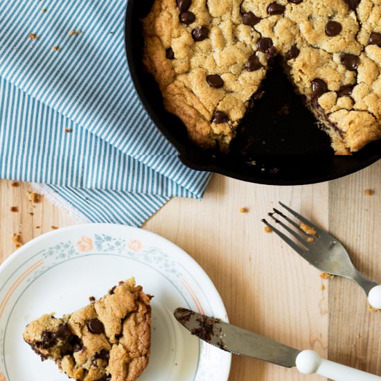 chocolate chip skillet cookie - Recipe photo by tarajung
