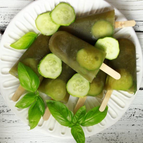 Green Popsicles (vegan) - Recipe photo by delicious.blog