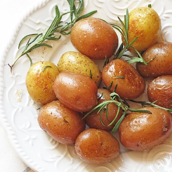 Buttery Rosemary Potatoes - Recipe photo by ilonaspassion
