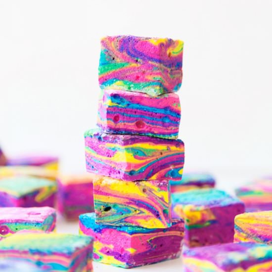 DIY Tie Dye S'mores Marshmallows - Recipe photo by studiodiy