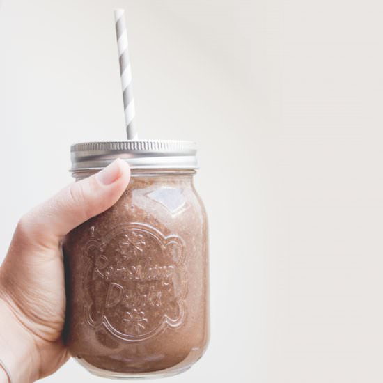 Maca Smoothie with Dates & Coffee - Recipe photo by JuYogi